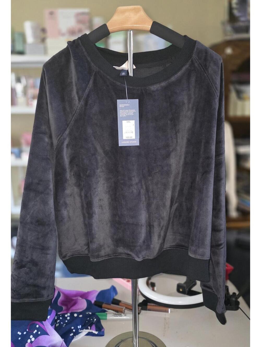 Velvety Women's Sweatshirt